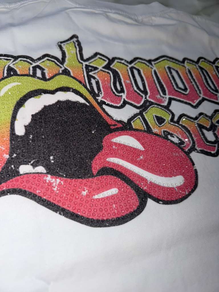 "UNKNOWN BRAND Distressed Vintage Tee – Limited Edition