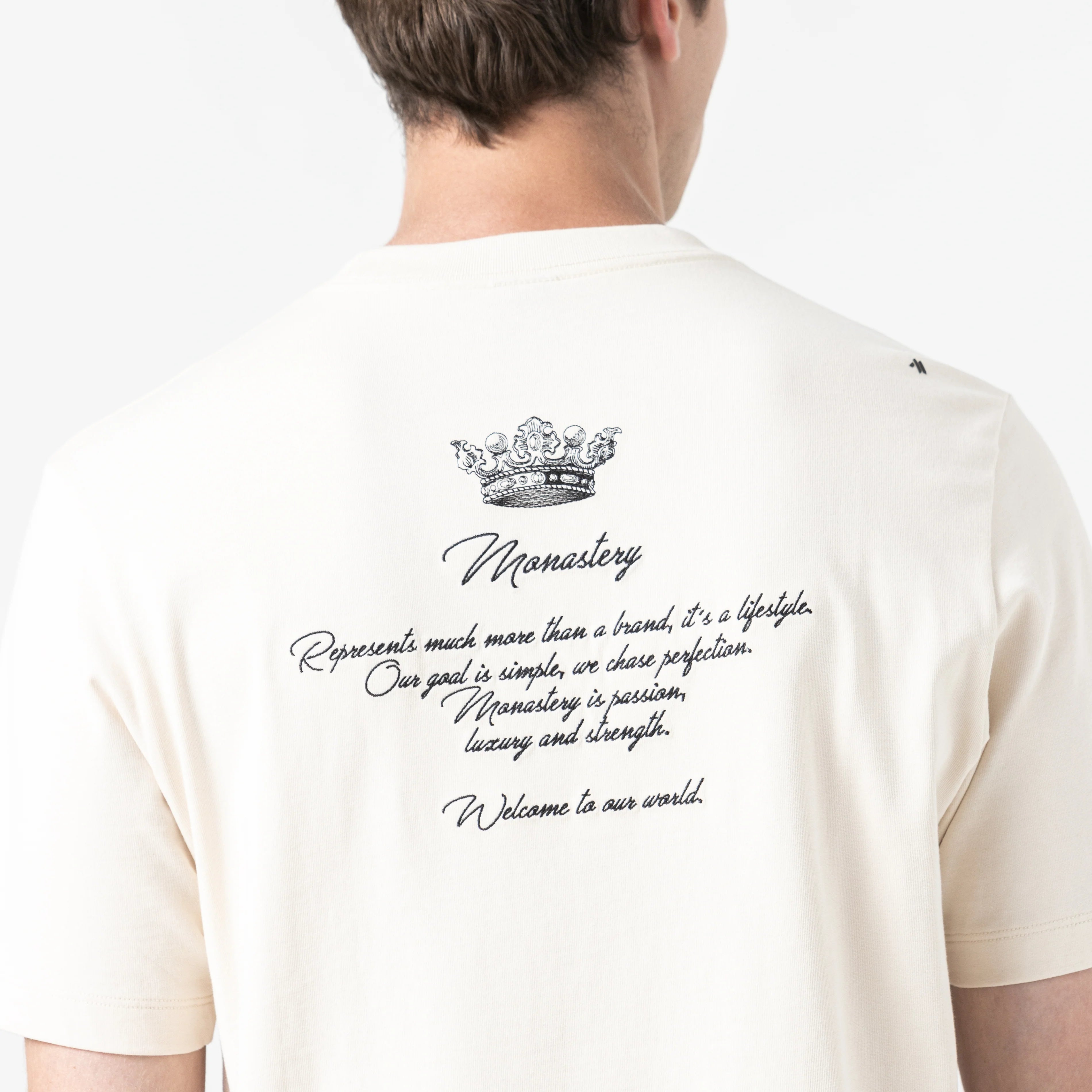 CAMISETA MONASTERY WARSEL HOMBRE GORRA BLANCA GRIS